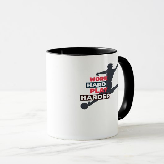 Werk Hard Speel zo hard Vrouw Voetballer Classi Mok (Voorkant rechts)