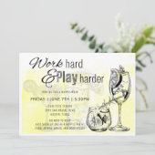 Werk Hard Spelen Harder Happy Hour Uitnodigen Kaart (Staand voorkant)