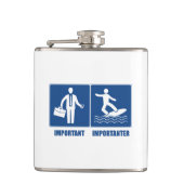 Werk is belangrijk, surfen is belangrijk heupfles (Voorkant)