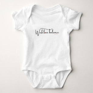 Werk, liefde balans script met kompas hart mini romper