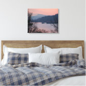 Werken aan de rivier op de Sunset Canvas Afdruk (Insitu (Slaapkamer))