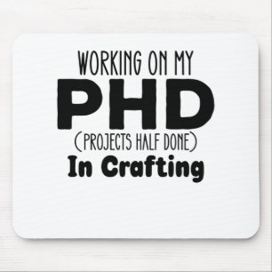 Werken aan mijn PHD-projecten half af met handwerk Muismat