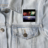 Werken en vuurwerk vierkante button 5,1 cm (In situ)