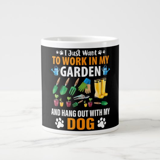 Werken in mijn tuin en met mijn hond grote koffiekop (Voorkant)