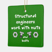 Werken met moeren keramisch ornament (Links)