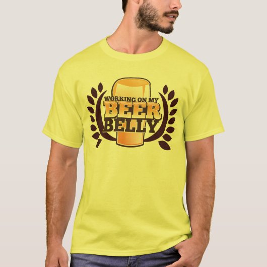 WERKEN OP MIJN BEER BELLY-design T-shirt (Voorkant)