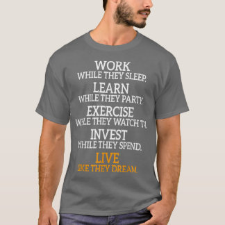 Werken terwijl ze de drijvende kracht achter het b t-shirt