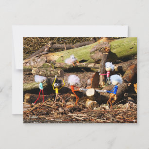 Werkende Fubby's in hun houtzagerij. Briefkaart