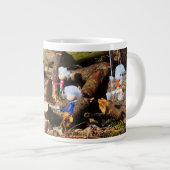 Werkende Fubby's in hun houtzagerij. Grote Koffiekop (Voorkant rechts)