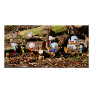 Werkende Fubby's in hun houtzagerij. Perfect Poster