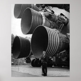 Werner von Bran en de Saturn V-raket Poster