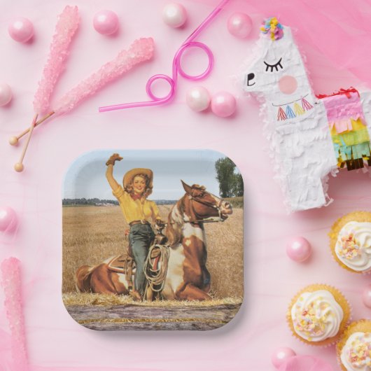 Western Cowgirl op het plein voor paardensport Papieren Bordje (Feest)