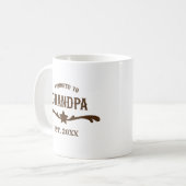 Western Gepromoveerd tot opa Custom Year Brown Koffiemok (Voorkant links)