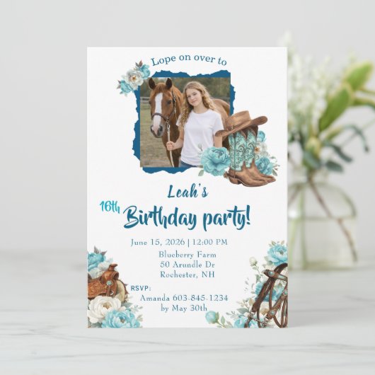 Western Horse Floral Birthday Invitation – White Kaart (Staand voorkant)