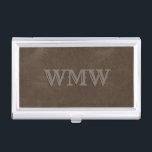 Western Monogram bruin kunstleder Visitekaarthouder<br><div class="desc">Dit gepersonaliseerde visitekaartje hoesje is voorzien van een lichtbruin monogram in een Western lettertype op een bruine achtergrond van kunstleder.</div>