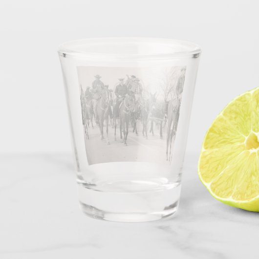 Western Salt Gras Trail Ride Cowboys Cowgirls Shot Glas (Achterkant)