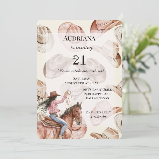 Western Zwart Haar Cowgirl Petten Verjaardag Kaart (Staand voorkant)