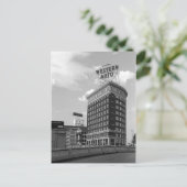 Westerne Auto Sign Black & White Architecture Foto Briefkaart (Staand voorkant)