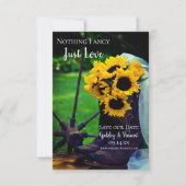 Westerne bruiloft met bijtende zonnebloemen en cow save the date (Voorkant)