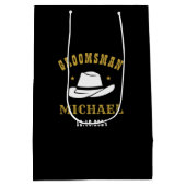 Westerne Cowboy Pet Groomsmen Persoonlijke naam Medium Cadeauzakje (Achterkant)