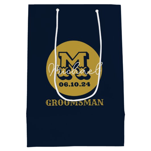 Westerne Cowboy Rustic Groomsmen Naam Monogram Medium Cadeauzakje (Achterkant)