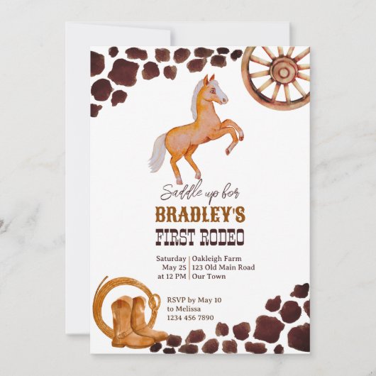 Westerne eerste rodeo zadels op paardenverjaardag kaart (Voorkant)