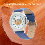 Westerne kat en Blauwgroen naam Horloge<br><div class="desc">Deze schattige westerne kat die pols ziet, is voor kinderen. Het ontwerp was geïnspireerd door oude inheemse Amerikaanse Rio Grande-geweven tapijten. De grondkleuren zijn ochre, bruin, turquoise en rode klei. Deze blauwgroen ogen trekken uit een gemakkelijk leesbaar horlogegezicht. Er zijn blauwgroen aantallen en een naam in aanpassing blauwgroen u kunt...</div>