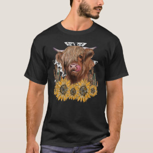 Westerne Koe op de hoge bodem met zonnebloem en ca T-shirt