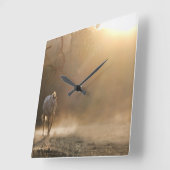 Westerne paardenklok in het mooie land vierkante klok (Hoek)