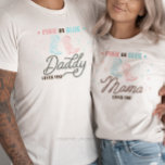 Westerne Roze of Blauwe Mama Houdt Van Je Geslacht T-shirt<br><div class="desc">Deze Westerne Cowboy of Cowgirl - Pink of Blue Gender Reveal shirt is ideaal voor elk land Gender Reveal! Met het gezegde "Pink or Blue Mama Loves You" -ontwerp is dit schattige shirt ideaal voor de binnenkort te verschijnen rodeo Mama! Maak je klaar om op te zadelen voor een rootin'-tootin'...</div>