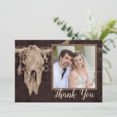 Westerne rustieke bruine stier schedel landfoto bedankkaart (Staand voorkant)