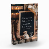 Westerne zwangerschapsaankondiging in landelijke s fotoblokken (Links)