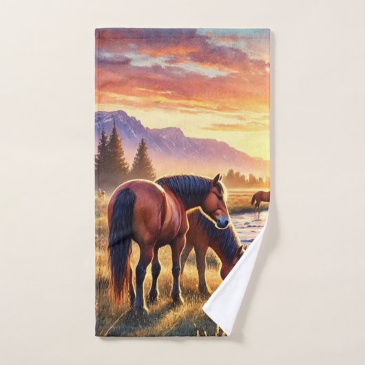 Westerse wilde paarden bij zonsondergang Handdoek (Handdoek)