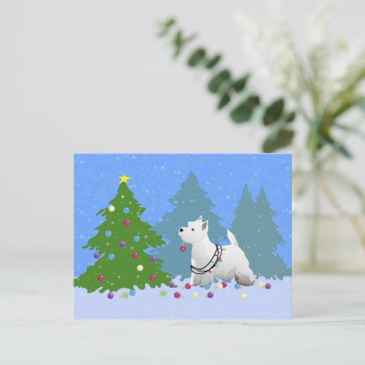 Westie Een kerstboom decorteren in het bos Feestdagenkaart (Staand voorkant)