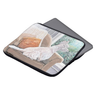 Westie kijkt uit een raam laptop sleeve