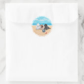 Westie met Cairn Terriërs op het Strand Ronde Sticker (Tas)