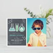 Wetenschap Experiment Zwart Krijtbord Foto Verjaar Kaart (Staand voorkant)