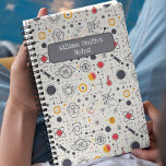 Wetenschap Tekenen I Aangepaste Naam Kinderen Teru Notitieboek<br><div class="desc">Ontsteek een passie voor ontdekking met onze Science Drawing Custom Name Kids Back to School Notebook! Perfect voor jonge wetenschappers en studenten die graag gepersonaliseerde aanrakingen hebben,  combineert deze notitieboek gedetailleerde wetenschappelijke illustraties met de optie om een aangepaste naam toe te voegen voor een unieke touch.</div>
