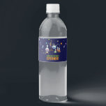 Wetenschap Verjaardag Waterfles Etiket<br><div class="desc">Verhoog de wetenschapsthematische feestsfeer met onze chemieset Kids Verjaardag waterflesetiketten! Deze levendige labels zijn voorzien van een boeiend ontwerp van een chemieset met neon-gekleurde accenten, die perfect aansluiten op uw feest met een wetenschapsthema. Laat je kleine wetenschappers genieten van hun snacks en lekkernijen terwijl ze zich onderdompelen in de wereld...</div>