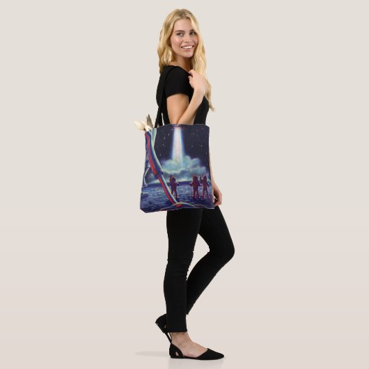 wetenschapscultuur Aliens Wave to Rocket Tote Bag (Op model)