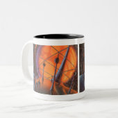 Wetenschapsfiche, Oranje zon en buitenaardse weze Tweekleurige Koffiemok (Voorkant links)