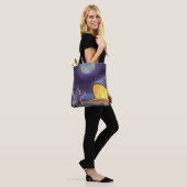 wetenschapstichting buitenaardse wezens op blauwe tote bag (Op model)