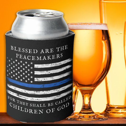 Wetshandhaving van politie-officier met blauwe lij blikjeskoeler