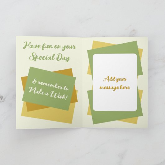 Wettelijke foto met de naam gouden groene verjaard kaart (Binnen)