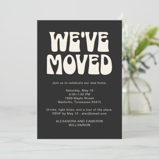 We've Moved Housewarming Party Black Retro Kaart (Staand voorkant)
