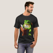 WFH Manager Frog at Desk Humor Shirt (Voorkant volledig)