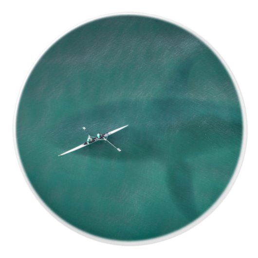 Whale onder boot: Nooit alleen in Zee Keramische Knop (Voorkant)