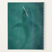 Whale onder boot: Nooit alleen in Zee Planner (Achterkant)