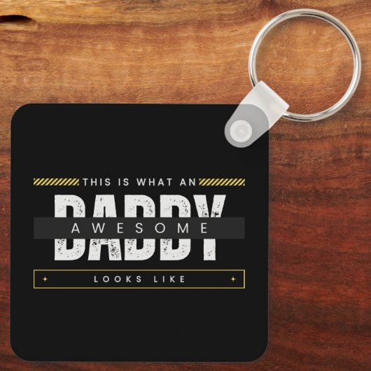 WHAT AN AWESOME DAD LOOKS LIKE  SLEUTELHANGER (Achterkant)