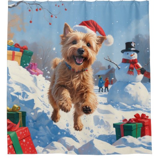 Wheaten Terrier Loopt In Sneeuw Met Kerst Pet Douchegordijn (Voorkant)